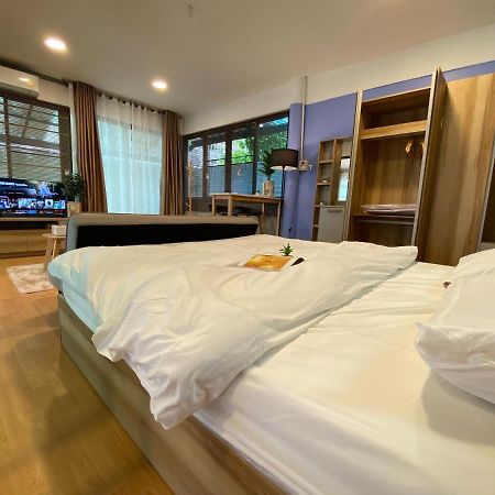 Catory Villa Bangkok Exterior photo